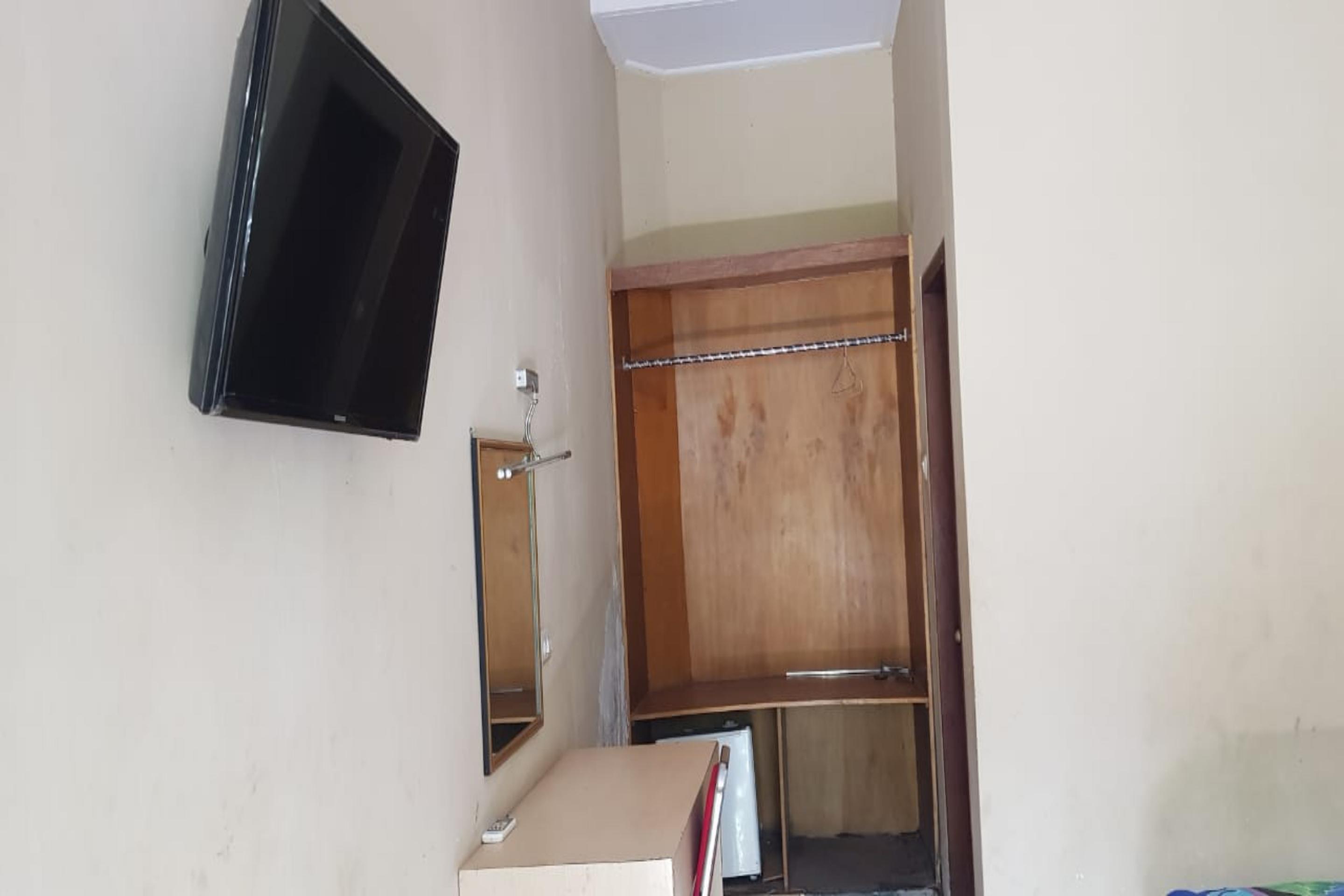 Super Oyo 2320 Hotel Charvita Kupang (East Nusa Tenggara) Exterior foto
